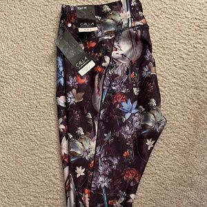 CALIA by Carrie Underwood Classic Floral XL Capri